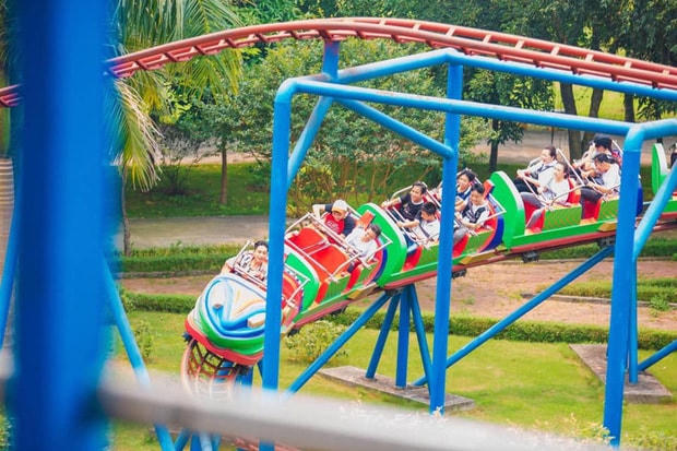 Tàu lượn cao tốc khu du lịch Đảo Ngọc Xanh.