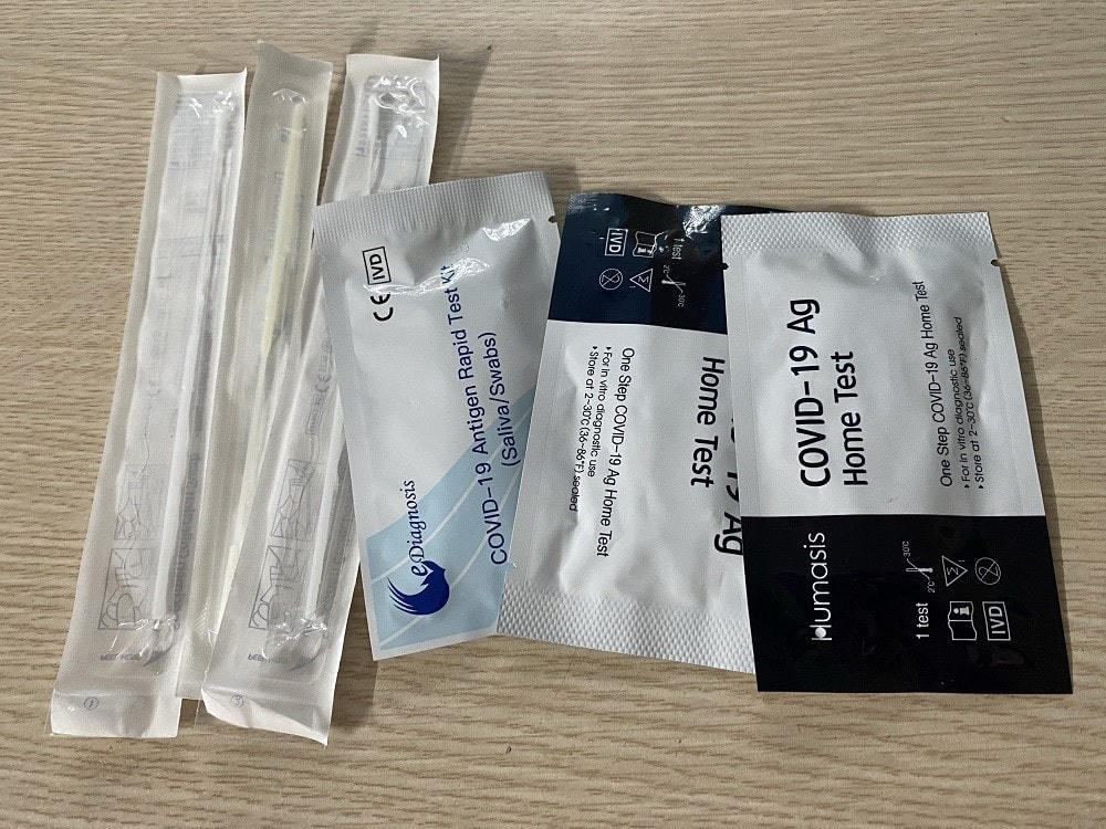Trên thị trường có khá nhiều loại kit xét nghiệm với mẫu mã khác nhau. Ảnh: TL