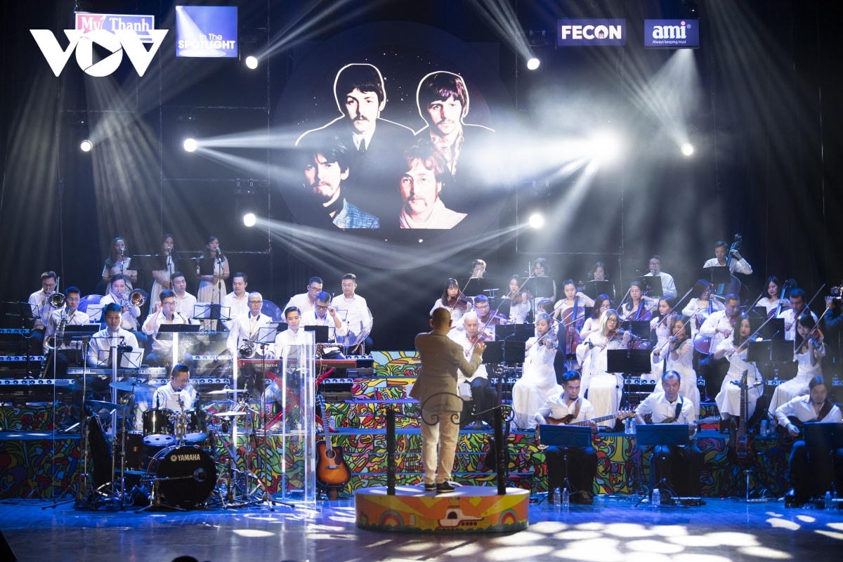 Tối 5/12, đêm nhạc “The Beatles Symphony” do công ty Mỹ Thanh thực hiện đã diễn ra tại Nhà hát Lớn, Hà Nội với nhiều cung bậc cảm xúc.  