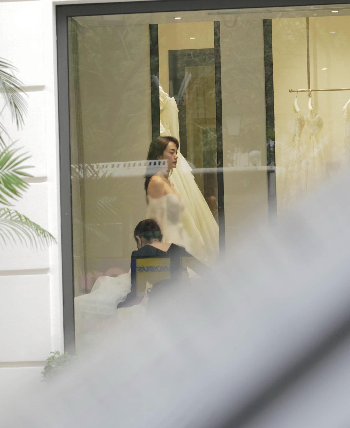 Minh Hằng lộng lẫy trong thiết kế của thương hiệu alia Lahav. Ảnh: MXH. 