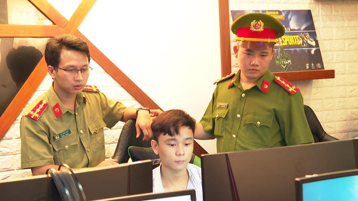 Đối tượng cầm đầu Lê Minh Hướng.