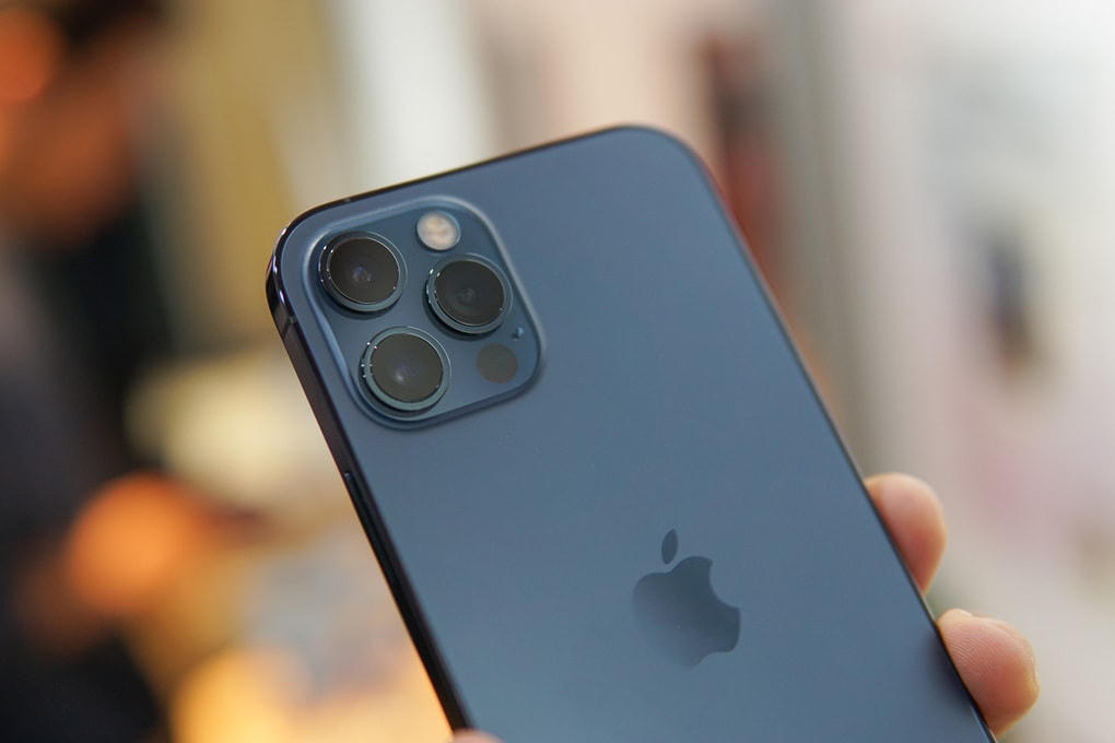 iPhone 12 Pro. Ảnh: Lưu Quý.