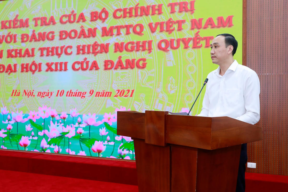 Phó Chủ tịch Phùng Khánh Tài phát biểu tại cuộc làm việc.