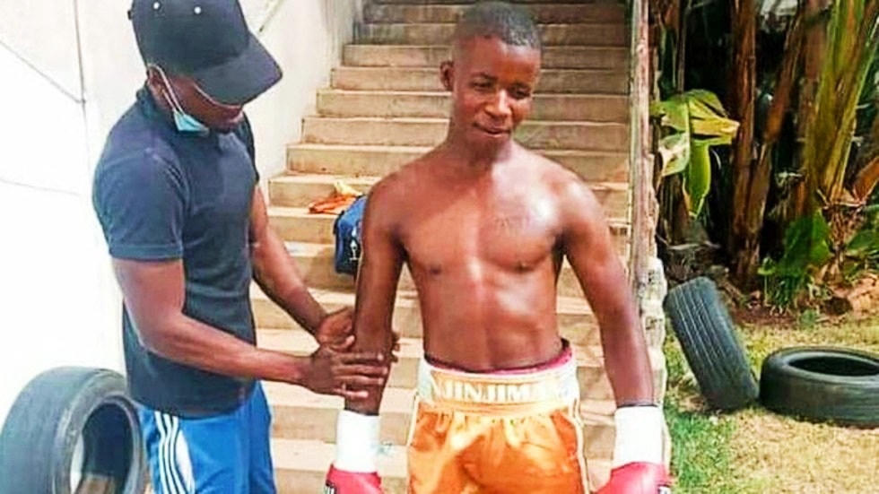 Võ sĩ Taurai Zimunya qua đời sau khi bị hạ knock-out trong trận đấu quyền Anh chuyên nghiệp ở Zimbabwe.