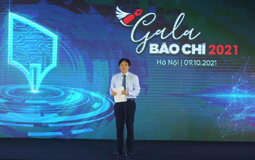 Ông Hồ Quang Lợi – Phó Chủ tịch Thường trực Hội Nhà báo Việt Nam phát biểu khai mạc. Ảnh Sơn Hải