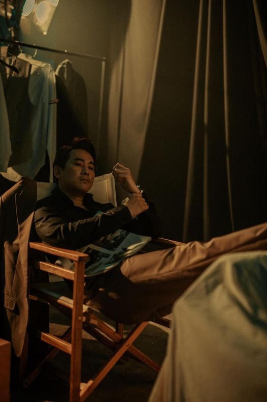 Hứa Vĩ Văn chúc cả nhà cuối tuần vui vẻ.  