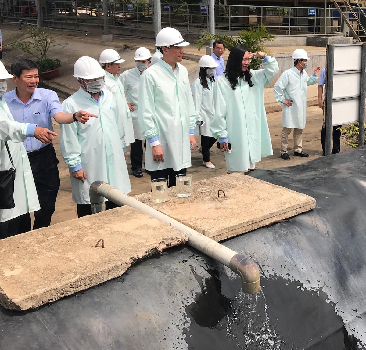 Phó Chủ tịch Phùng Khánh Tài cùng các thành viên đoàn công tác giám sát việc thực hiện BVMT tại Khu xử lý chất thải Quang Trung.