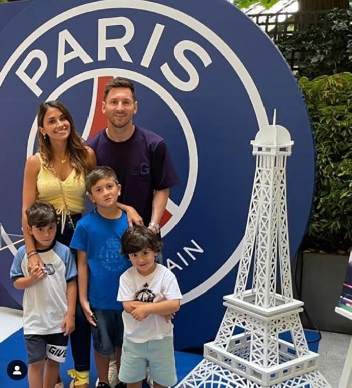 Cô vợ Antonella Roccuzzo của Messi đang nhắm đến việc mua đứt một lâu đài trị giá 41 triệu bảng.