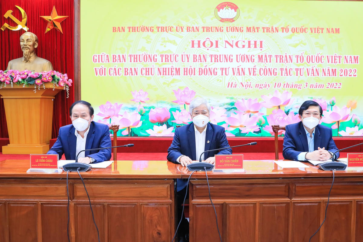 Chủ trì Hội nghị. Ảnh: Quang Vinh.
