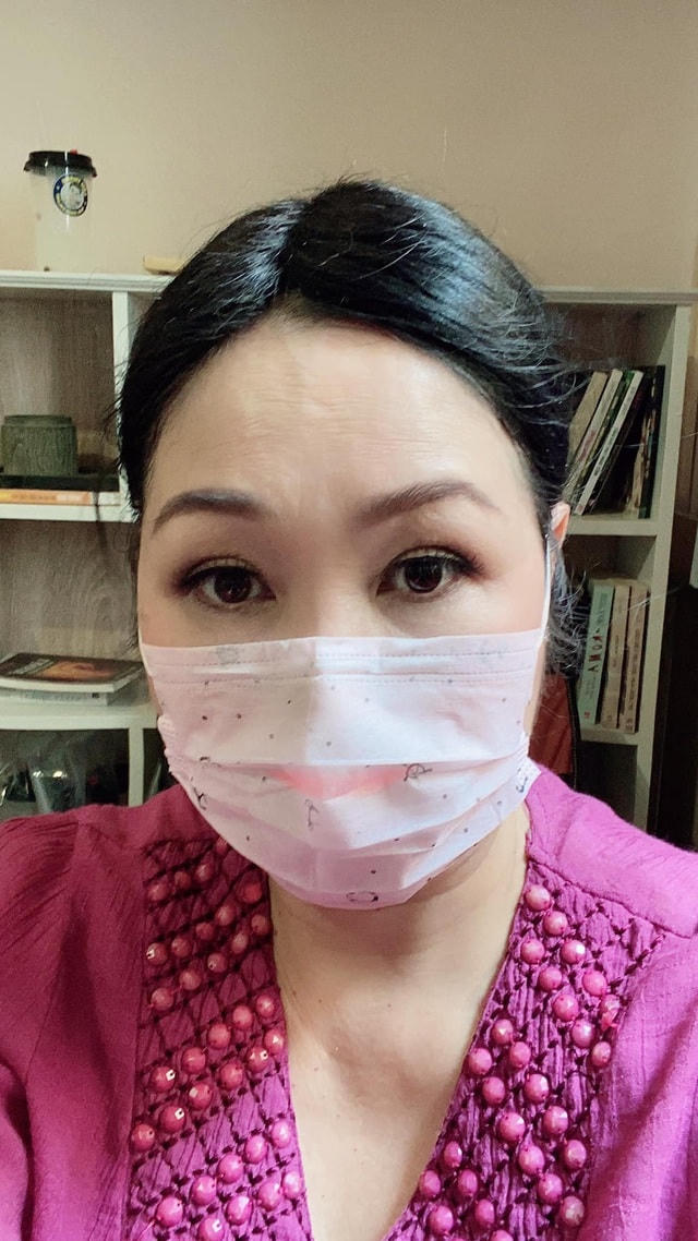NSND Hồng Vân vừa quyết định đóng cửa sân khấu kịch Hồng Vân.