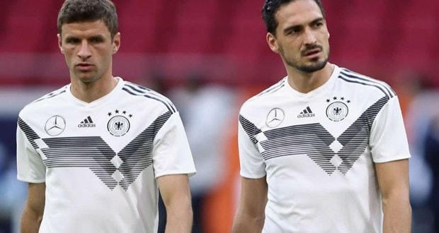 HLV Joachim Löw nói gì về việc gọi lại Thomas Müller và Mats Hummels