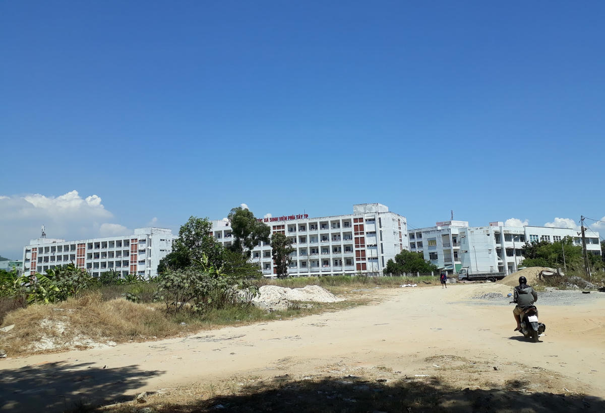 Ký túc xá sinh viên phía Tây trên địa bàn quận Liên Chiểu được TP Đà Nẵng trưng dụng làm nơi cách ly tập trung. Ảnh Bình Nguyên.