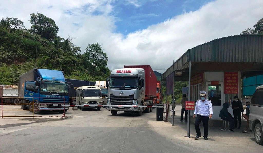 UBND tỉnh Hà Tĩnh chậm trễ trong chỉ đạo thực hiện Quyết định của Bộ Y tế khiến lực lượng chức năng lúng túng.