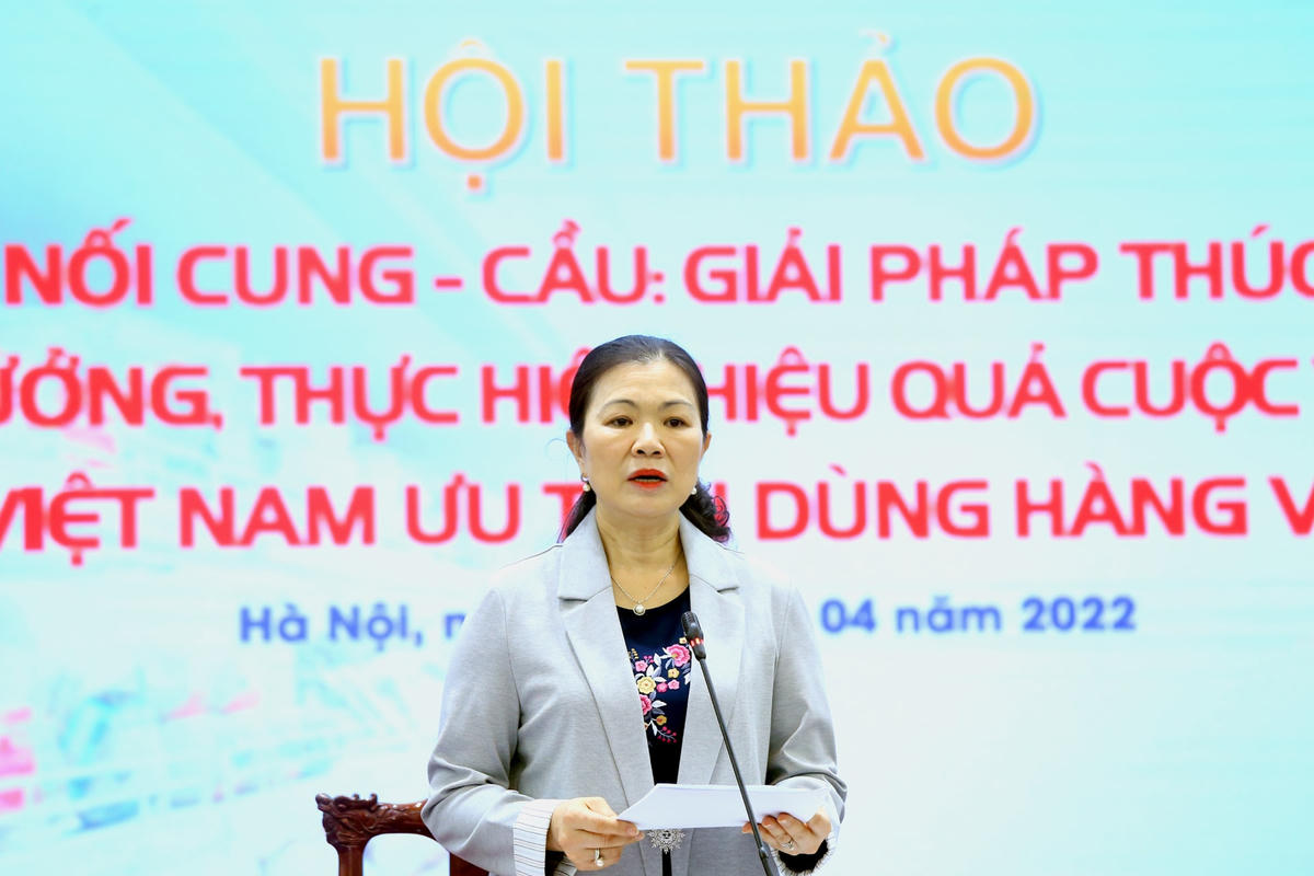 Phó Chủ tịch Trương Thị Ngọc Ánh phát biểu chủ trì Hội thảo.