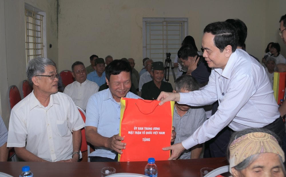 Đảm bảo quyền lợi cho người có công