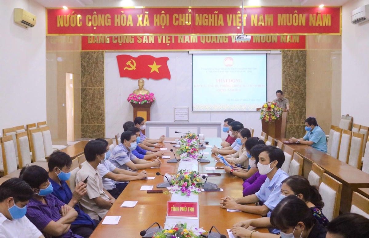 Quang cảnh lễ phát động.