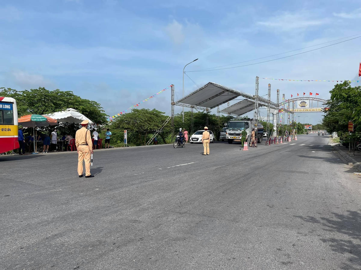 Các điều kiện chính quyền Nam Định đưa ra đối với người muốn ra/vào tỉnh vẫn rất ngặt nghèo.
