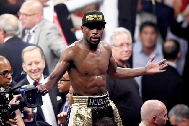 Floyd Mayweather giữ toàn kỷ lục toàn thắng 50 trận trong sự nghiệp.