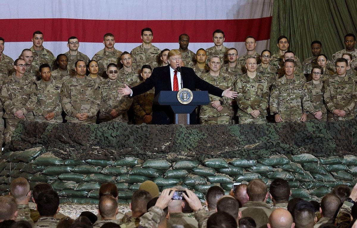 Tổng thống Mỹ Donald Trump tới thăm các binh sỹ Mỹ tại căn cứ không quân Bagram ở Afghanistan dịp Lễ Tạ ơn, ngày 28/11/2019. (Ảnh: AFP).