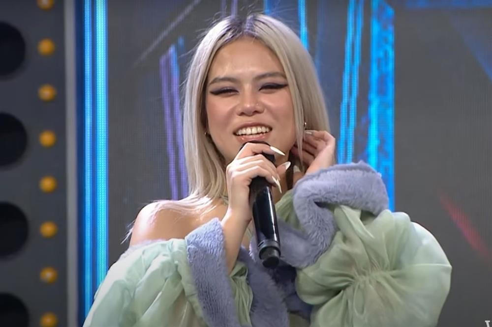 Tlinh xuất hiện với tư cách khách mời trong đêm chung kết Rap Việt mùa 2. 