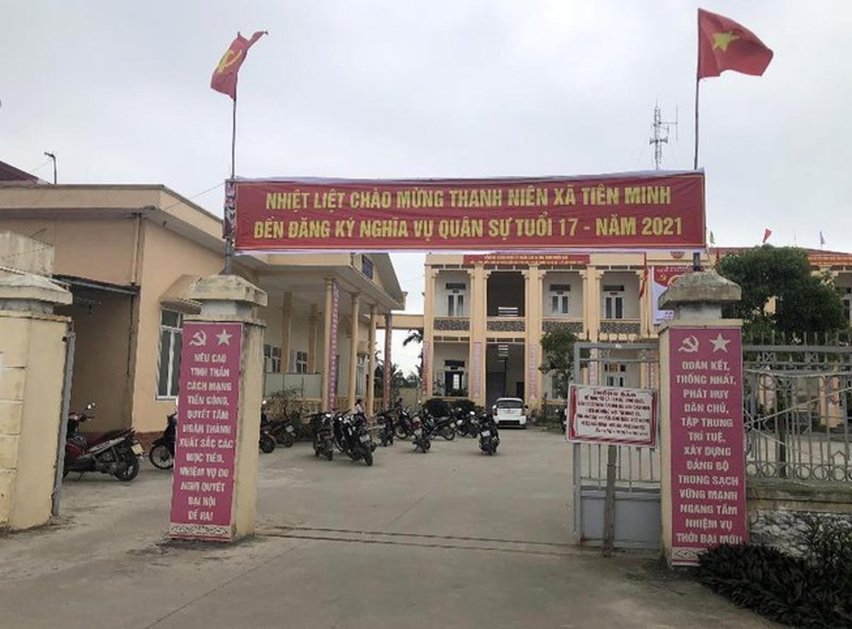 Trụ sở UBND xã Tiên Minh được trưng dụng để cấp đổi thẻ CCCD cho người dân trên địa bàn.