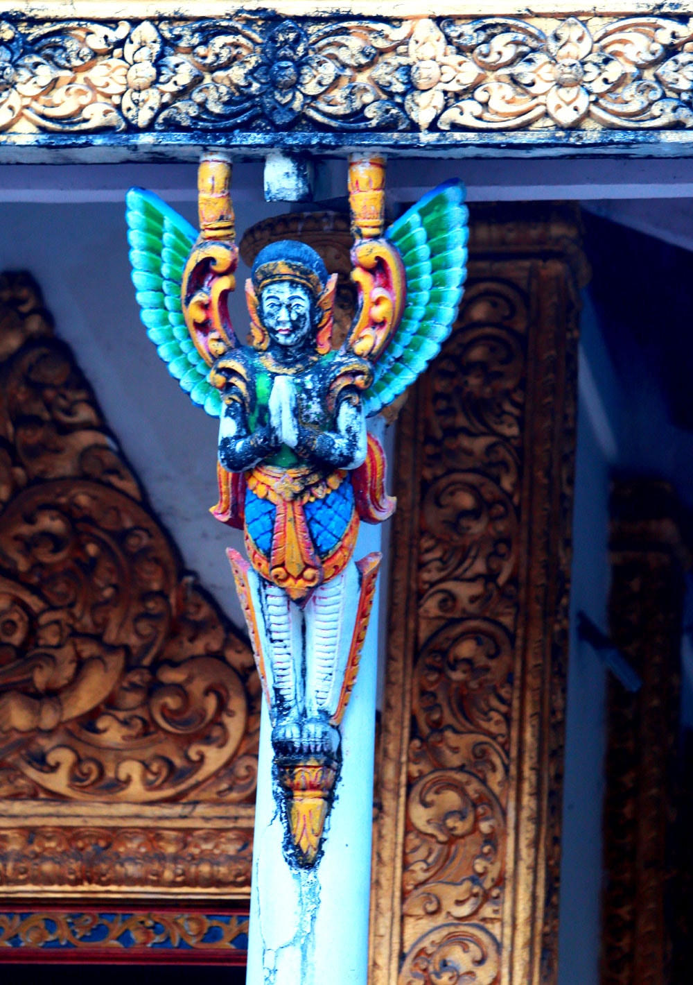 Tượng tiên nữ Kemnar ở chùa Dơi, tỉnh Sóc Trăng.