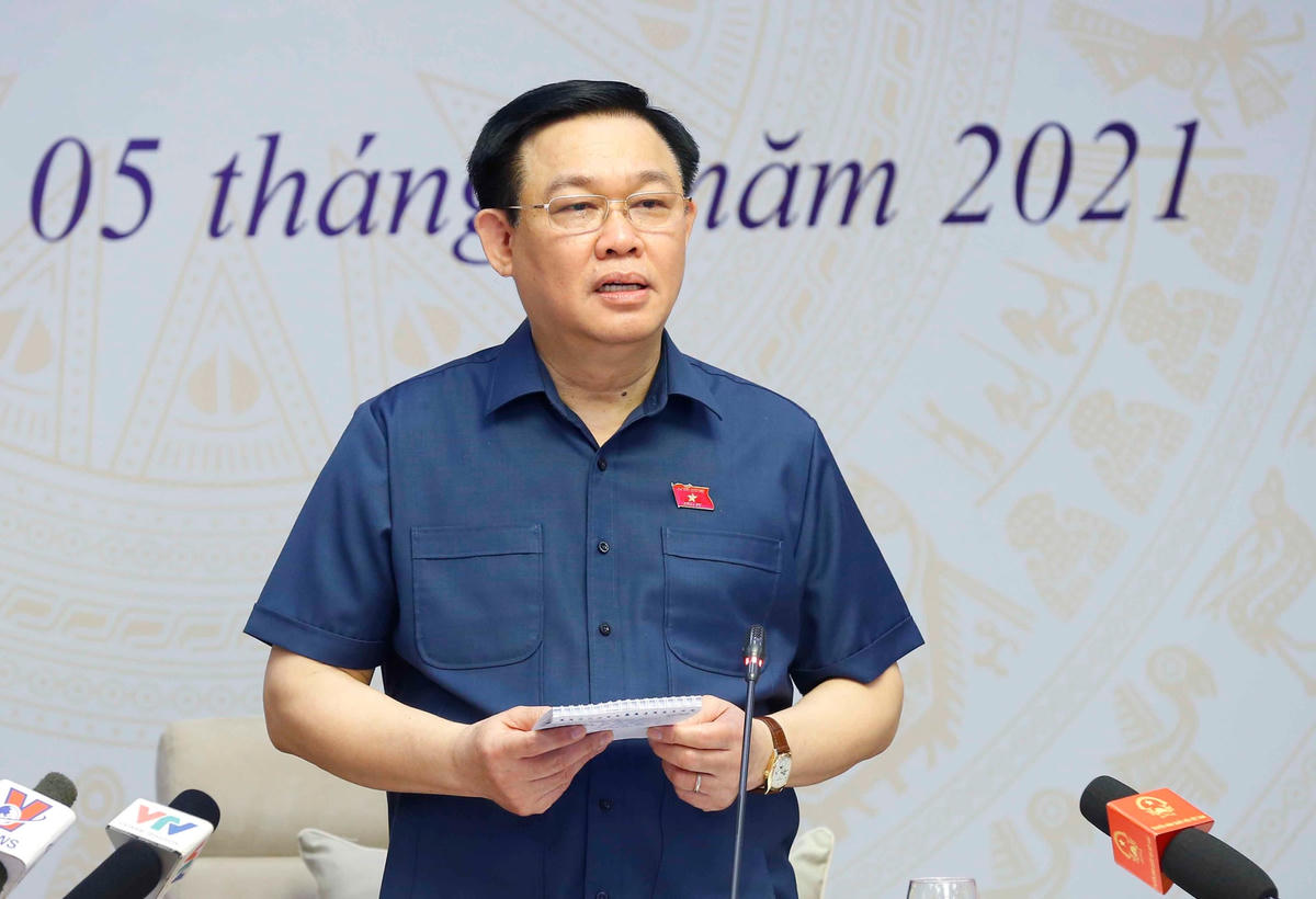 Chủ tịch Quốc hội Vương Đình Huệ phát biểu tại buổi tiếp xúc cử tri TP Hải Phòng theo hình thức trực tuyến.
