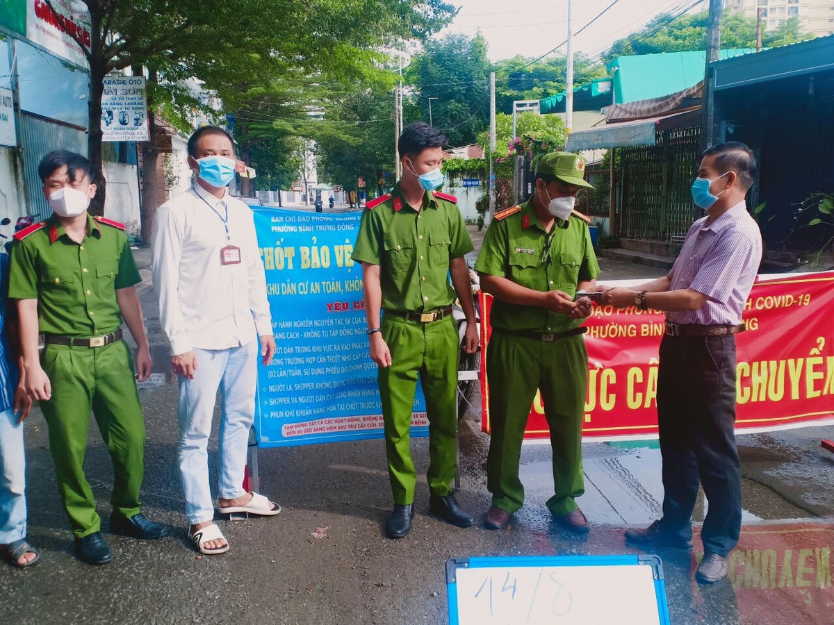 Tại một chốt kiểm soát.