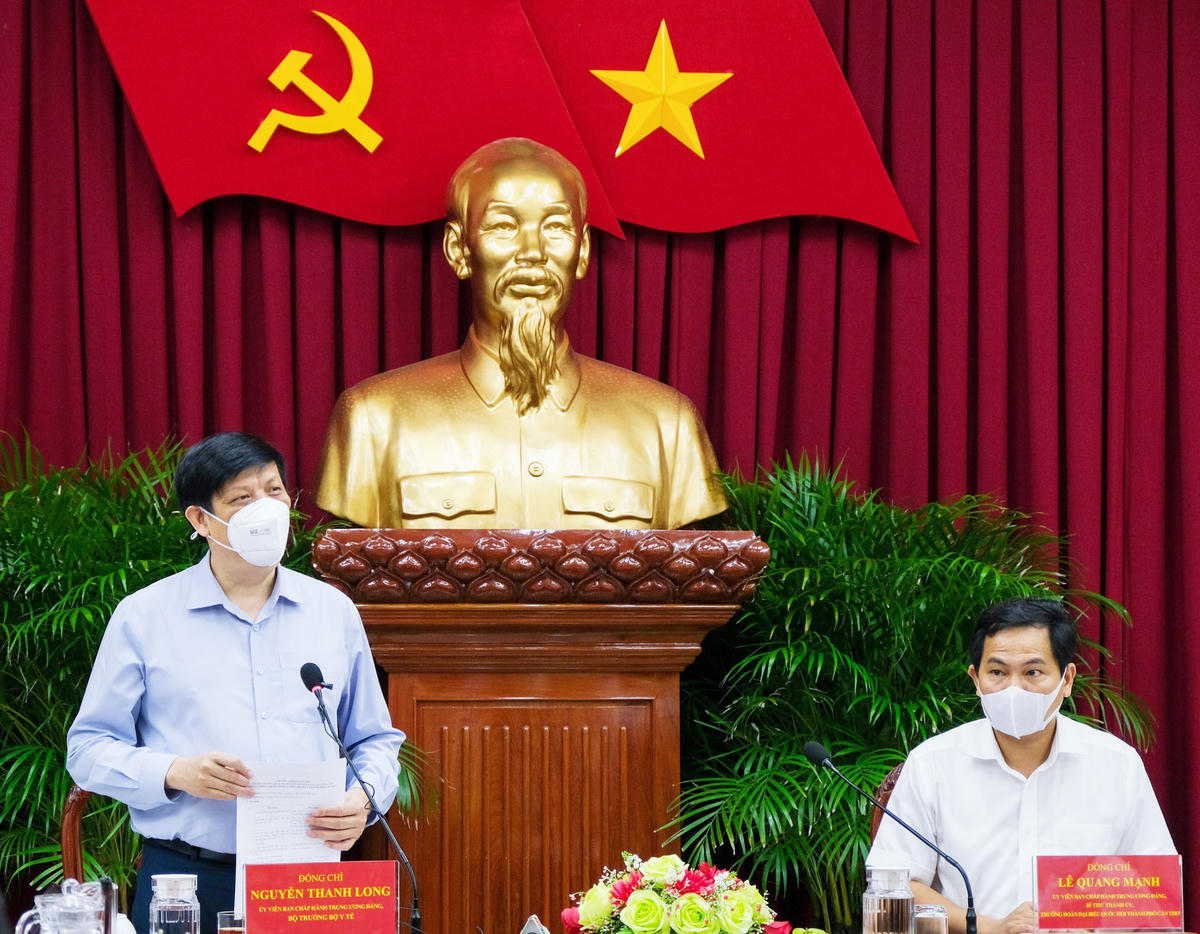 Hình ảnh tại cuộc họp giữa Bộ trưởng Bộ Y tế tại Cần Thơ.