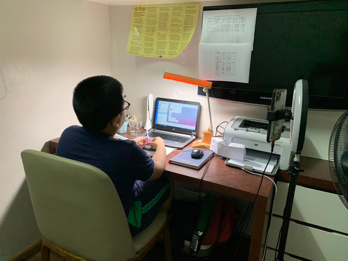 Học sinh tiểu học tại Hà Nội kiểm tra cuối kỳ trực tuyến. Ảnh minh họa.