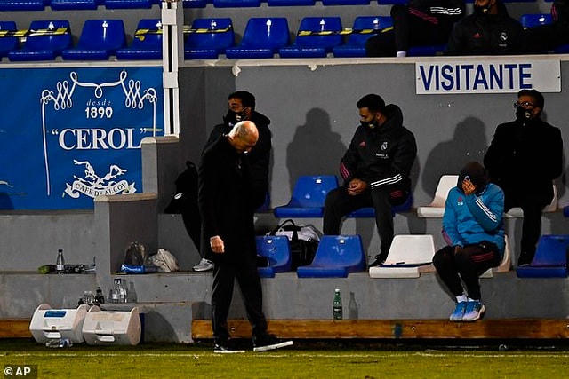 Nỗi thất vọng của HLV ZIdane, Real Madrid sẽ trở lại La Liga vào cuối tuần này và họ sẽ gặp Alaves lúc 3h ngày 24/1.