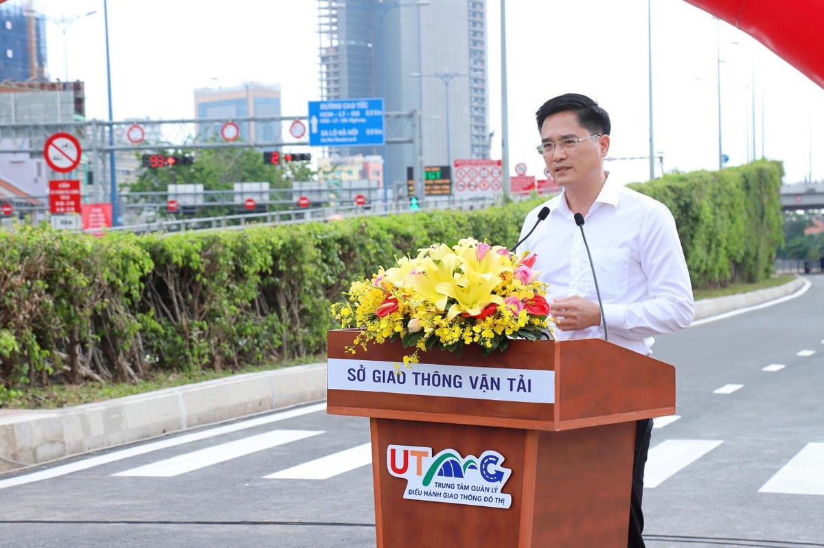 Ông Trần Quang Lâm, Giám đốc Sở GTVT TP HCM phát biểu tại buổi lễ