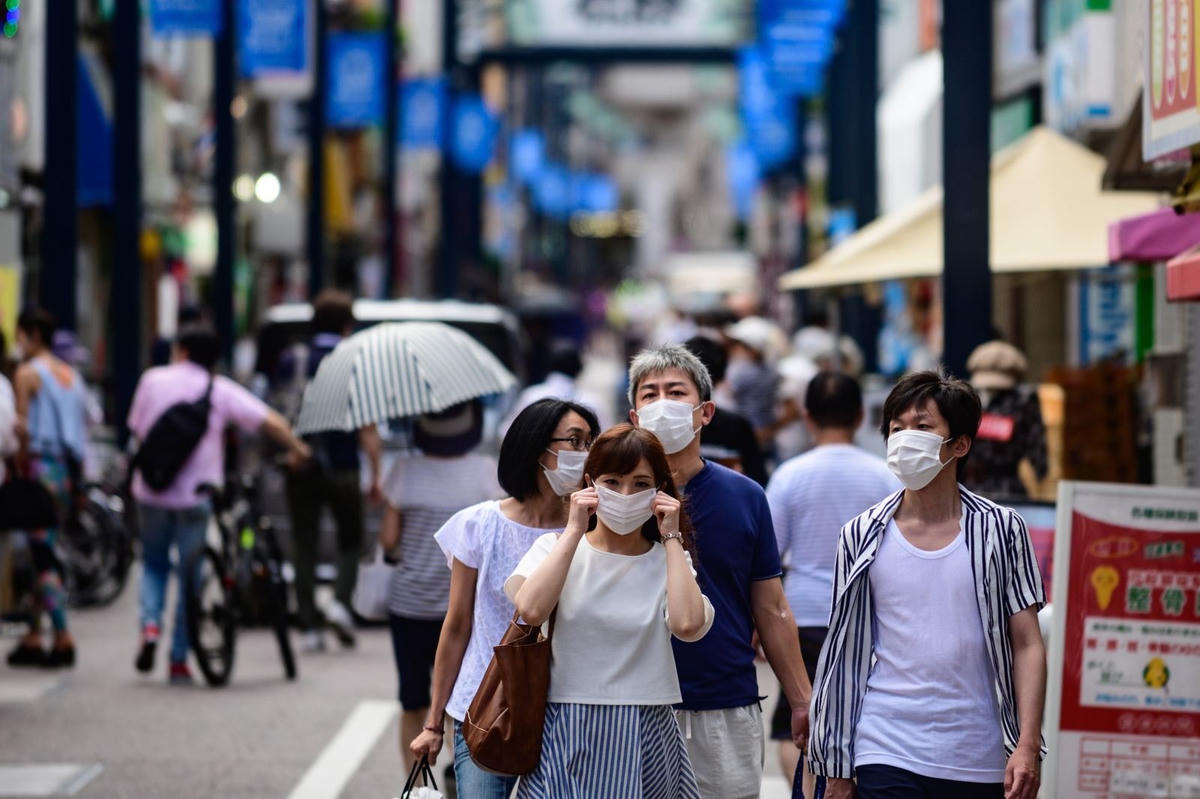 Trên đường phố Tokyo (Nhật Bản).