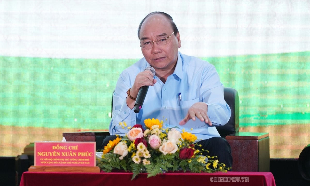   Thủ tướng Nguyễn Xuân Phúc đối thoại với nông dân tại Cần Thơ năm 2019. Ảnh: VGP.