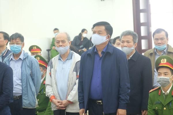Ông Đinh La Thăng tại tòa.