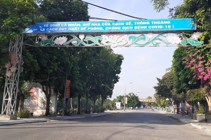 Sau khi liên tiếp ghi nhận 3 ca mắc Covid-19 trong cộng đồng chưa rõ nguồn lây, từ chiều nay (25/8), toàn huyện Nông Cống sẽ giãn cách theo chỉ thị 16.