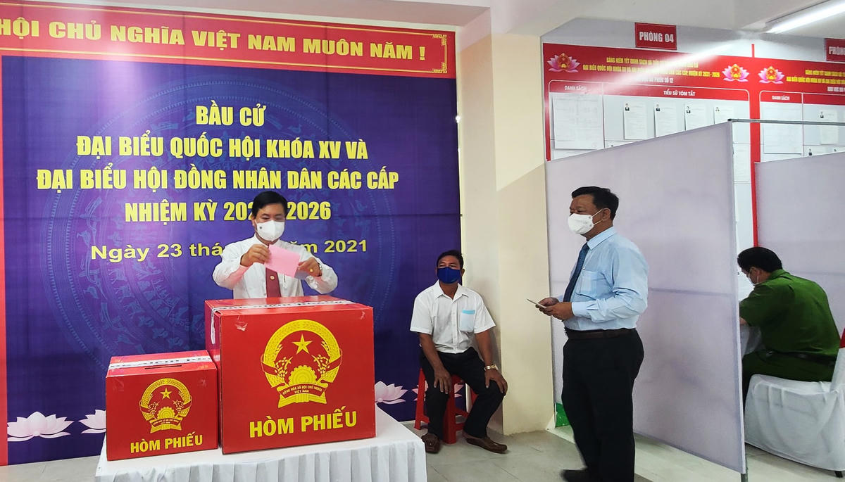 ông Nguyễn Tiến Hải, Bí thư Tỉnh ủy Cà Mau bầu cử tại đất Mũi.