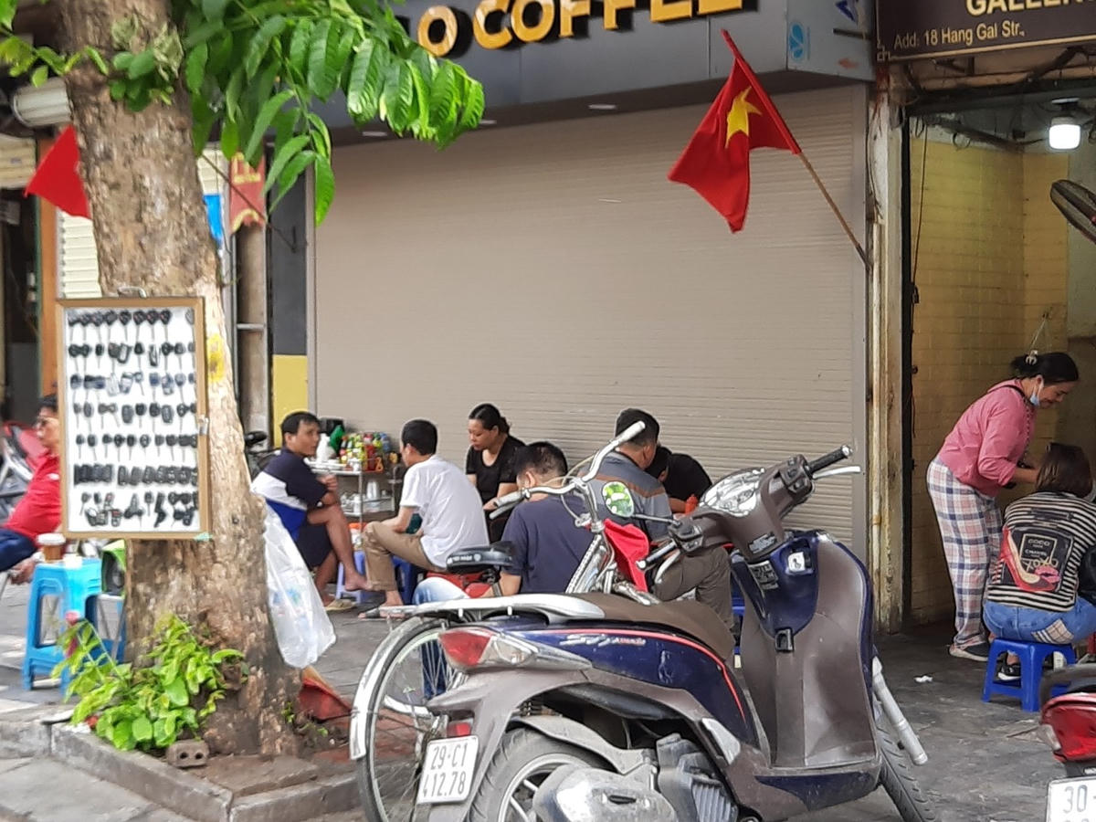 Người dân Hà Nội vẫn chủ quan trong phòng chống dịch 