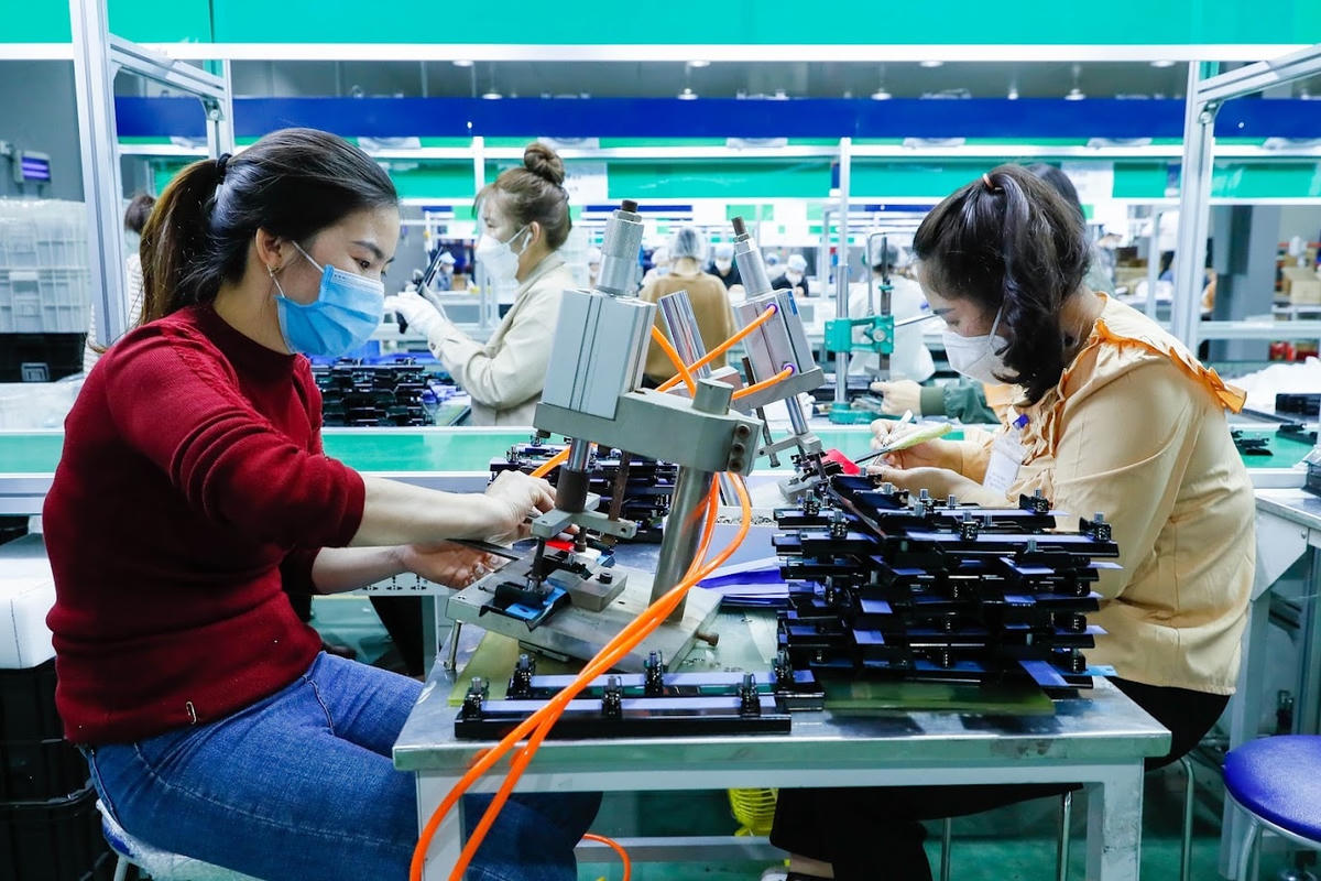 Năm 2022, ngành công nghiệp chế biến chế tạo sẽ thúc đẩy cả cung và cầu một cách mạnh mẽ. Ảnh: Quang Vinh.