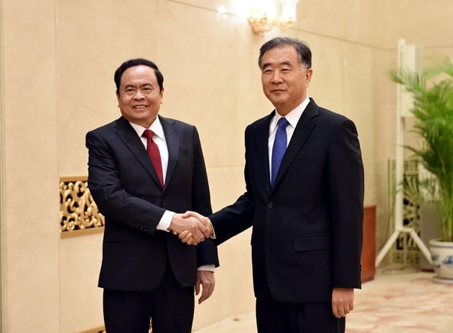 Chủ tịch UBTƯ MTTQ Việt Nam Trần Thanh Mẫn hội đàm với Chủ tịch Chính hiệp Trung Quốc Uông Dương (Bắc Kinh, 27/11/2018. Ảnh tư liệu Đại Đoàn Kết).