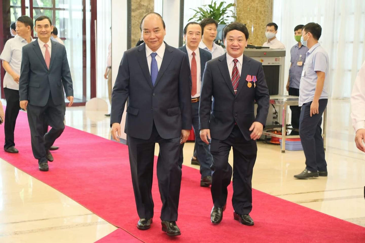 Thủ tướng Nguyễn Xuân Phúc tới dự Đại hội.