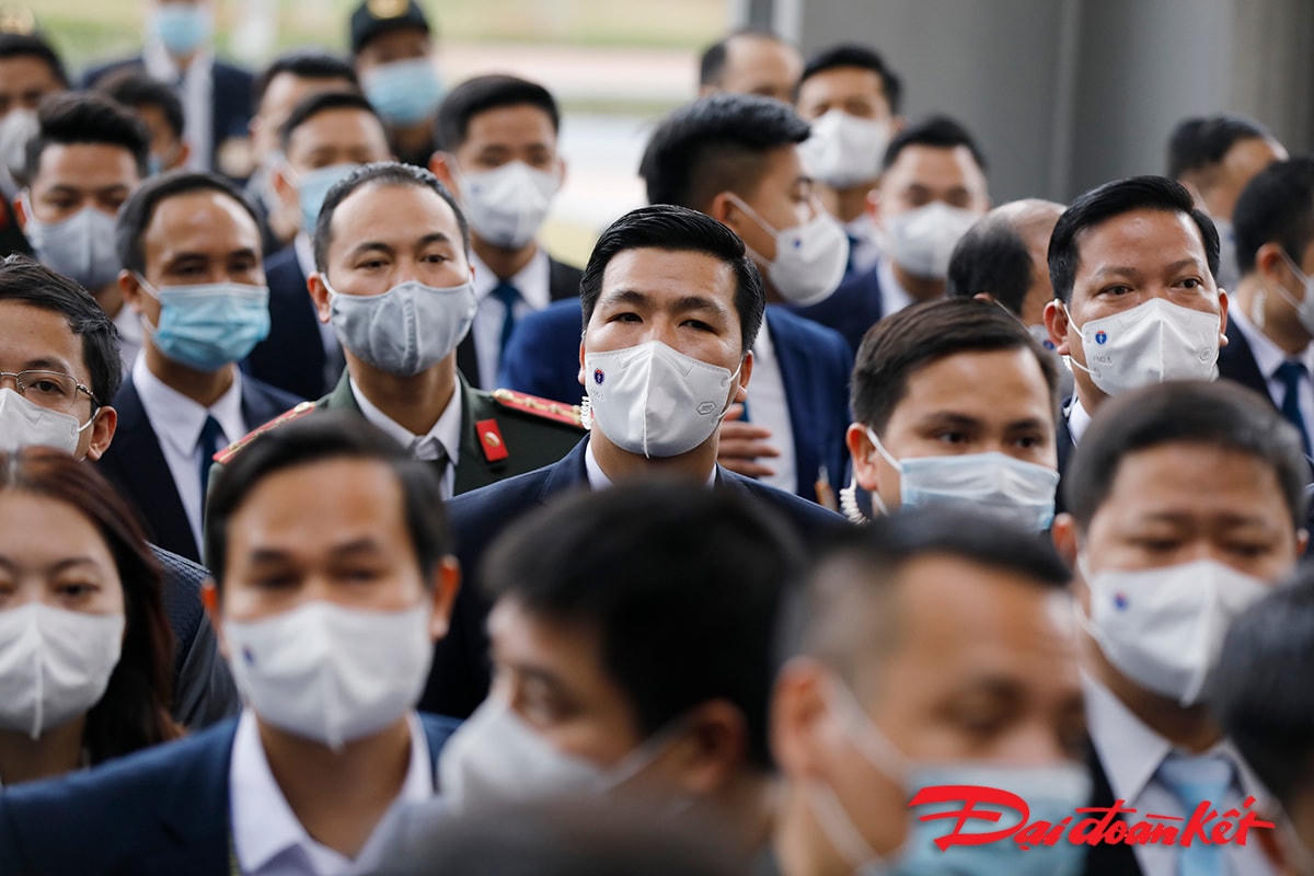 Tất cả đội ngũ phục vụ Đại hội Đảng lần thứ XIII đều phải xét nghiệm lần thứ 3 trong sáng nay.  