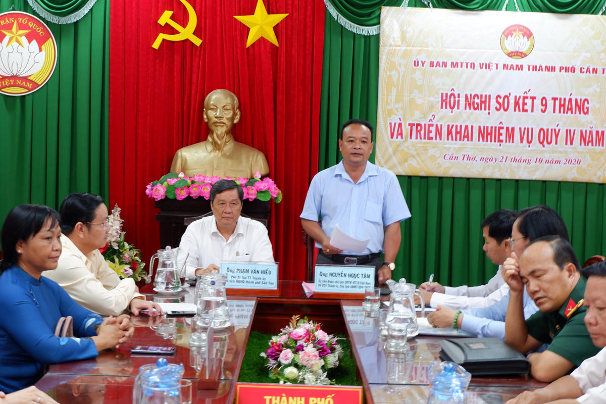Chủ tịch MTTQ TP Cần Thơ Nguyễn Ngọc Tâm phát biểu tại hội nghị.