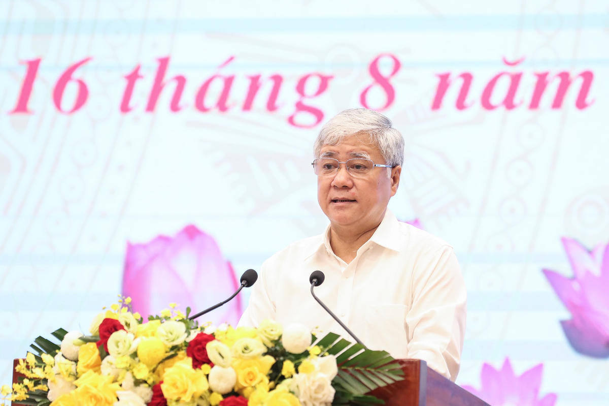 Bí thư Trung ương Đảng, Chủ tịch UBTƯ MTTQ Việt Nam Đỗ Văn Chiến phát biểu tại Hội nghị. Ảnh: Quang Vinh.