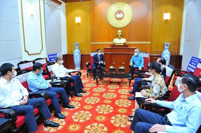 Quang cảnh buổi tiếp nhận.  