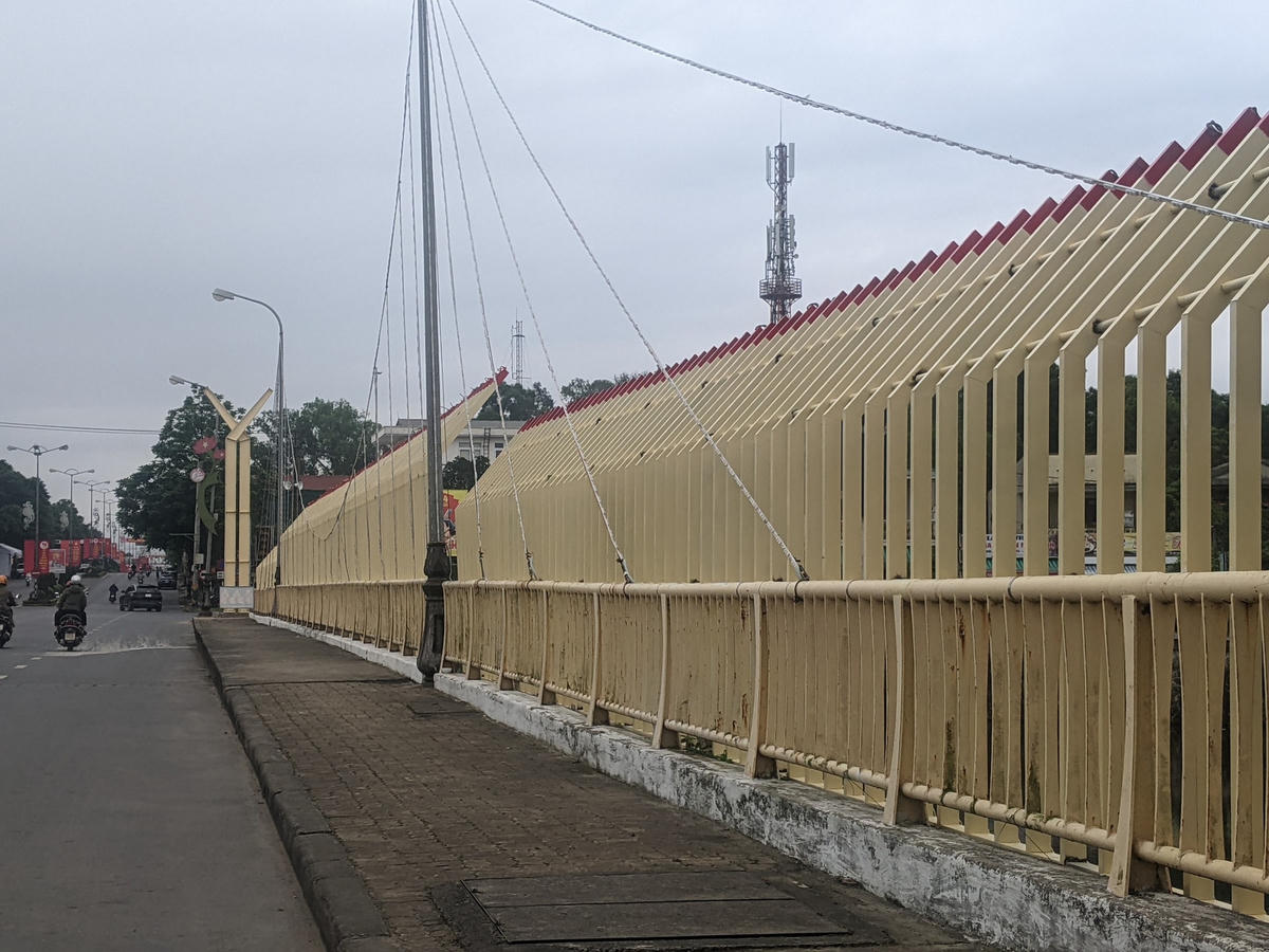 Quảng Trị: Trang trí cầu Đại An khi chưa được cấp phép thi công