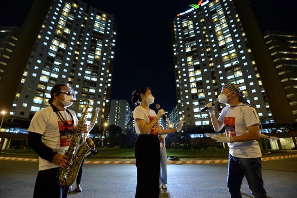 saxophone Trần Mạnh Tuấn là sân bệnh viện dã chiến
