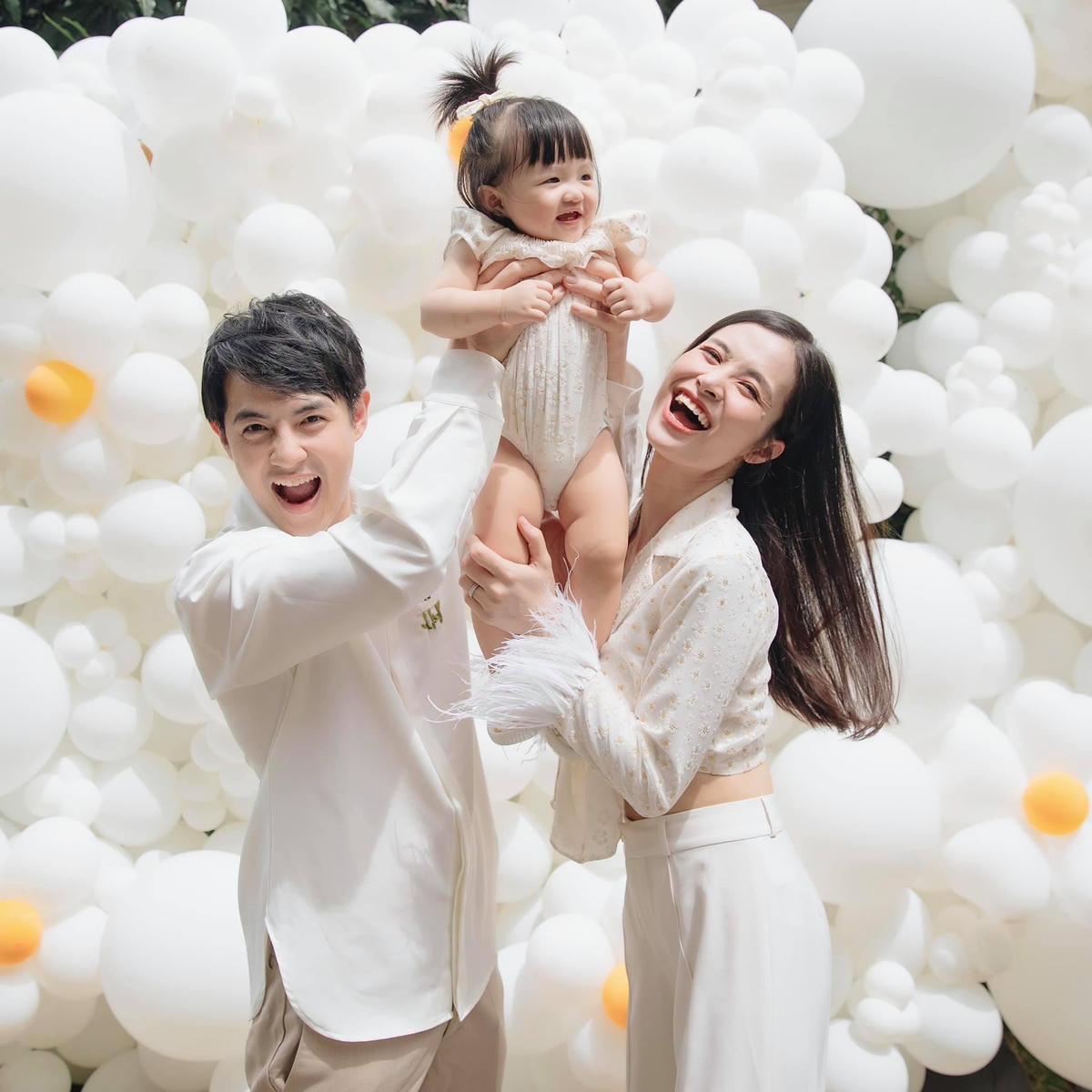 Oufit tuy đơn giản nhưng nhận về nhiều lời khen từ cư dân mạng.