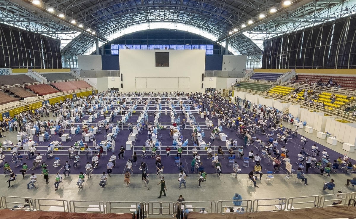 TP HCM vừa triển khai đợt tiêm chủng vắc-xin thần tốc vào cuối tháng 6/2021.