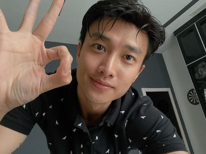 Diễn viên Quốc Trường bày tỏ đã lâu không được trò chuyện cùng mọi người và không quên gửi lời chúc cùng cố gắng vì mọi chuyện rồi sẽ qua.